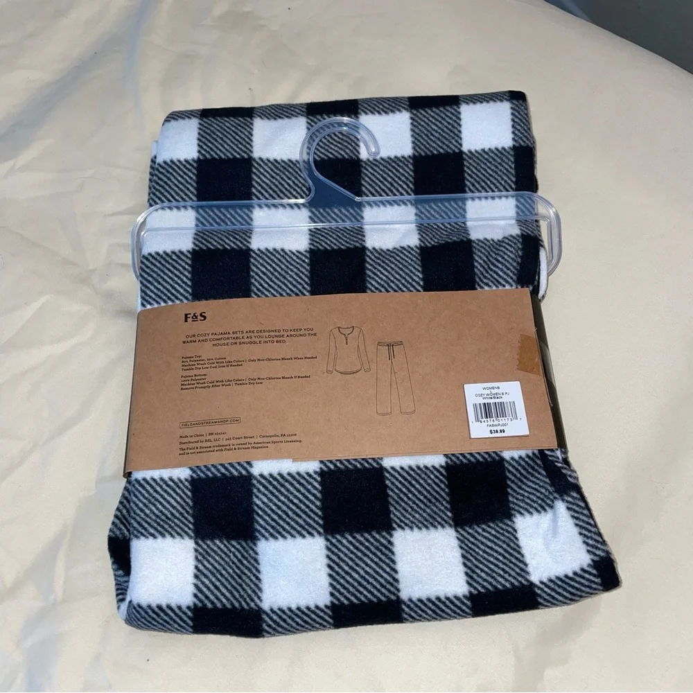 Field & Stream Cozy Pajamas - Picture 6 of 6